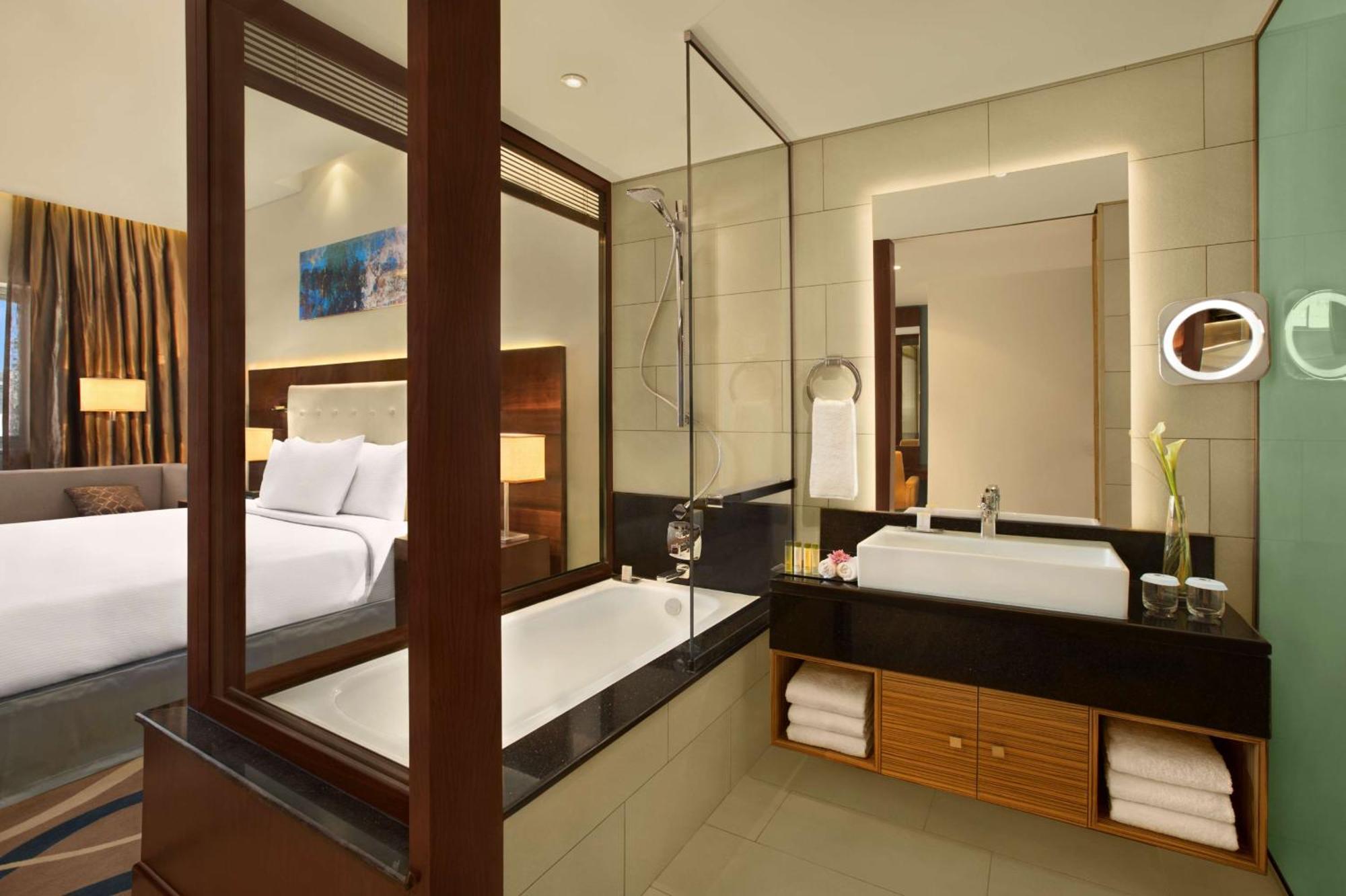 Doubletree By Hilton And Residences - Al Barsha Aparthotel 4*